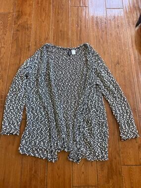 H&M Divided Black and White Sweater